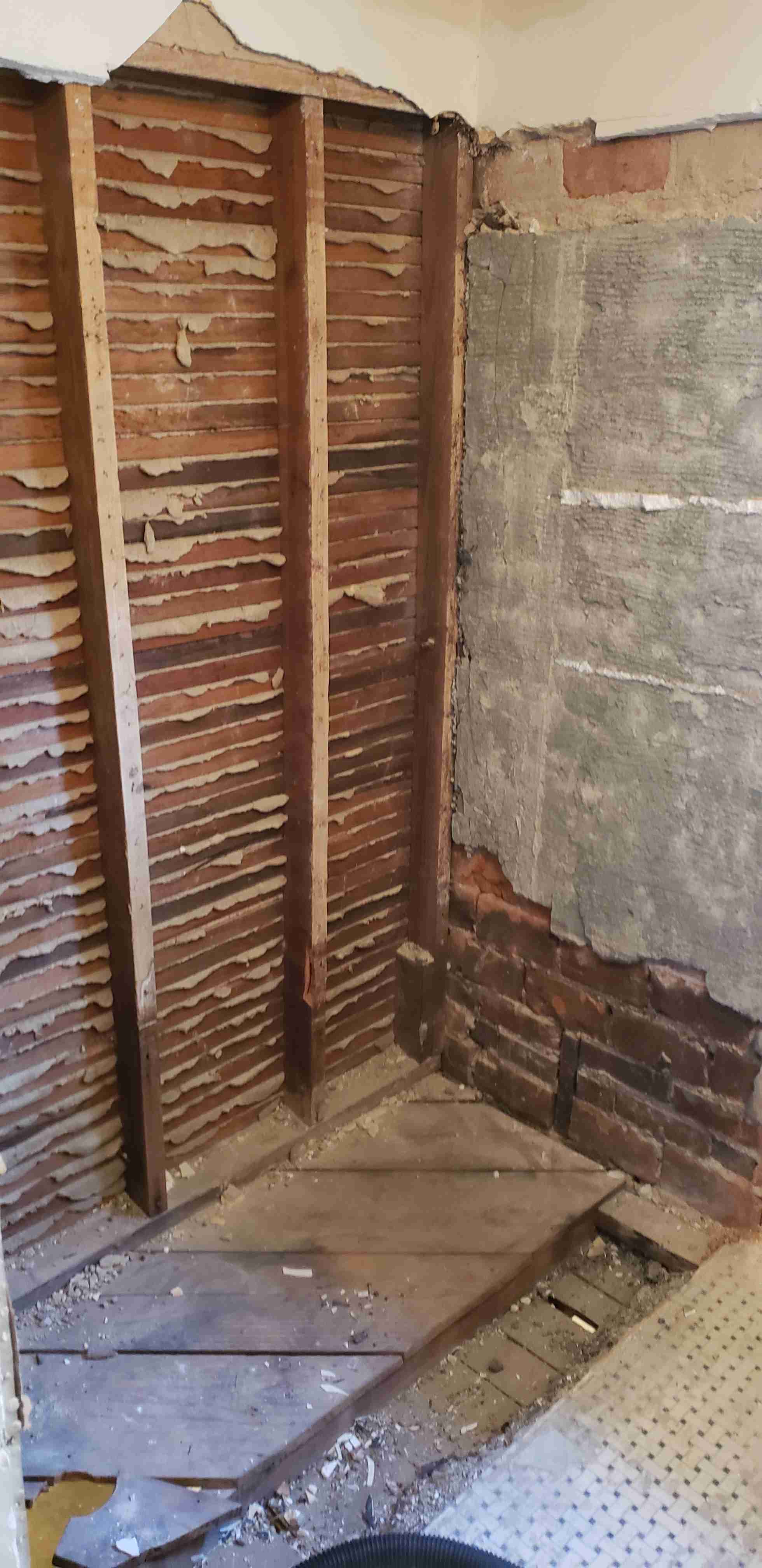2019-04-20 7320 Goff bath.jpg